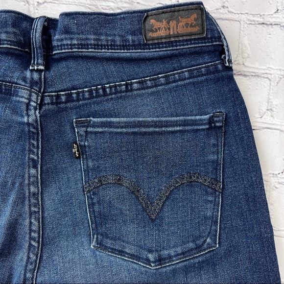 Levi's Women’s 512 Perfectly Slimming Straight Leg Jeans Medium Wash Sz 29 x 32 - Picture 5 of 13